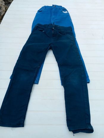 Lot de 2 pantalons skinny taille 6 ans.