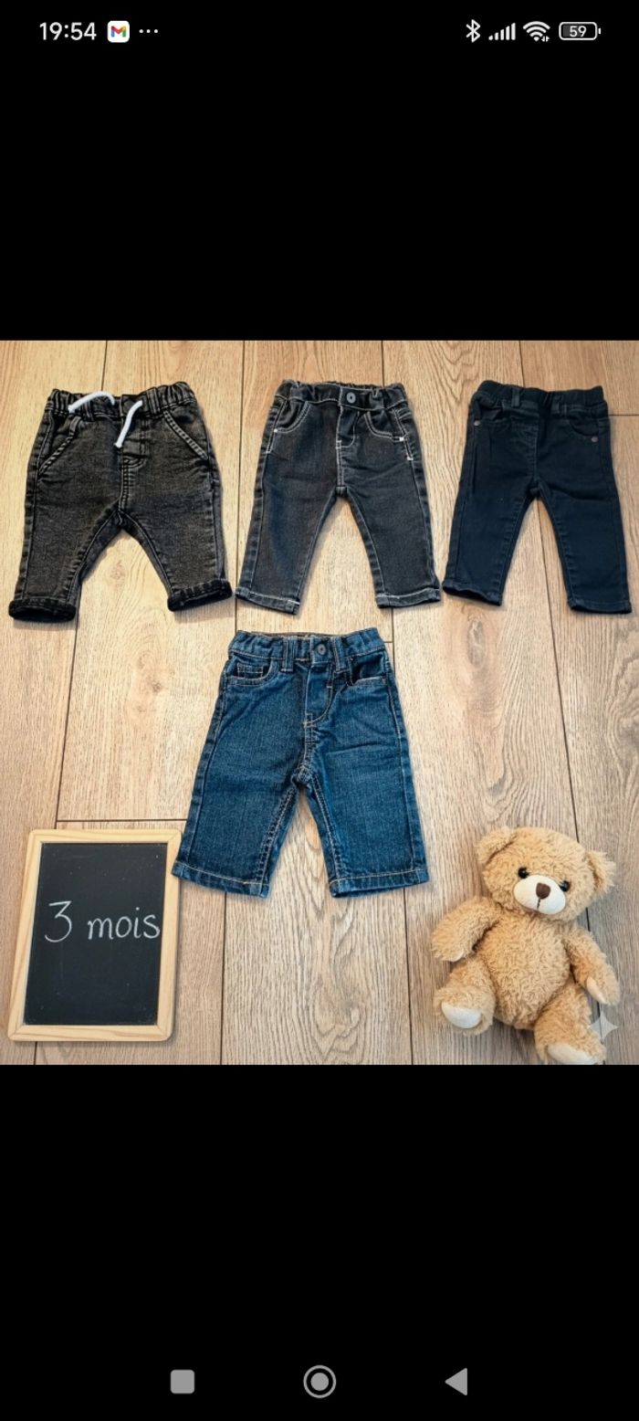 Lot de jeans taille 3 mois