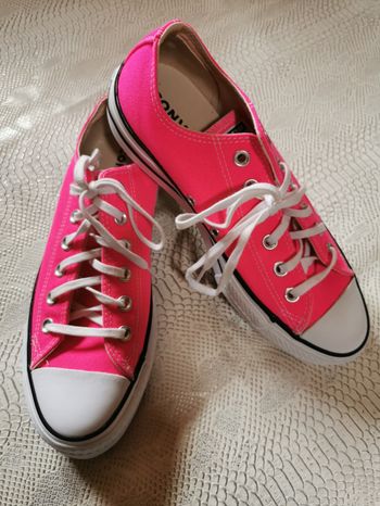 Baskets Converse basses rose fluo T40