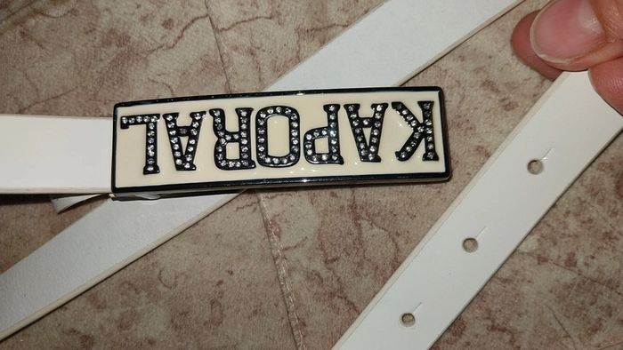 Ceinture Kaporal en cuir de vachette vernis blanc très bon état - photo numéro 9