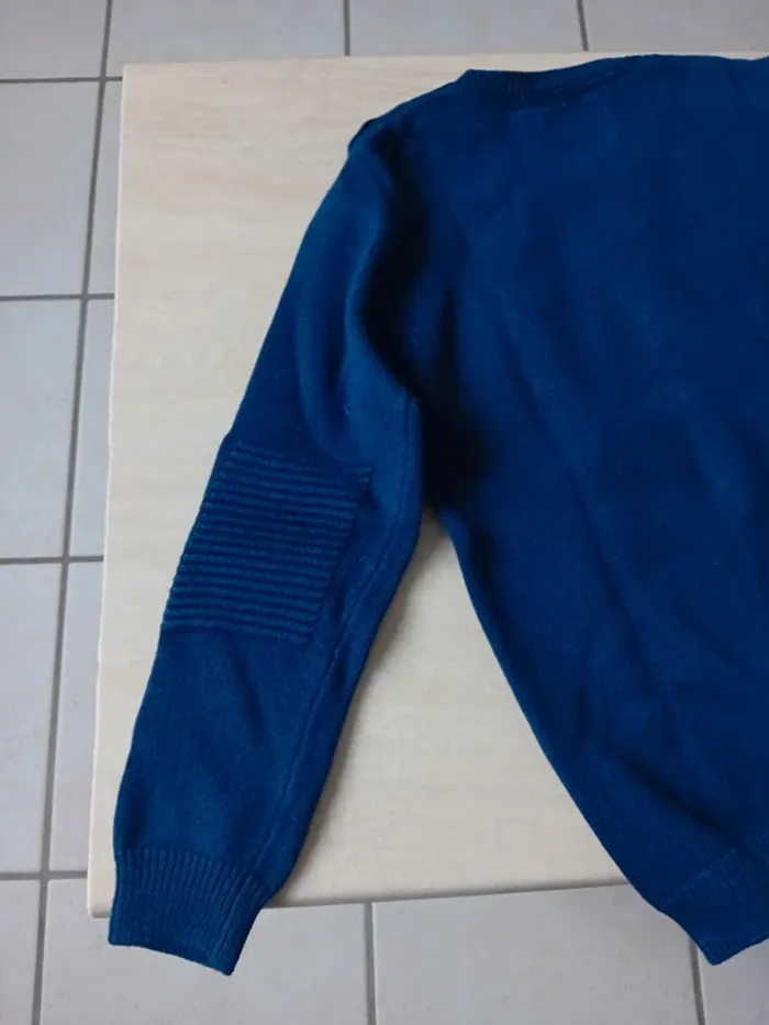 Pull en laine okaidi bleu marine - photo numéro 6