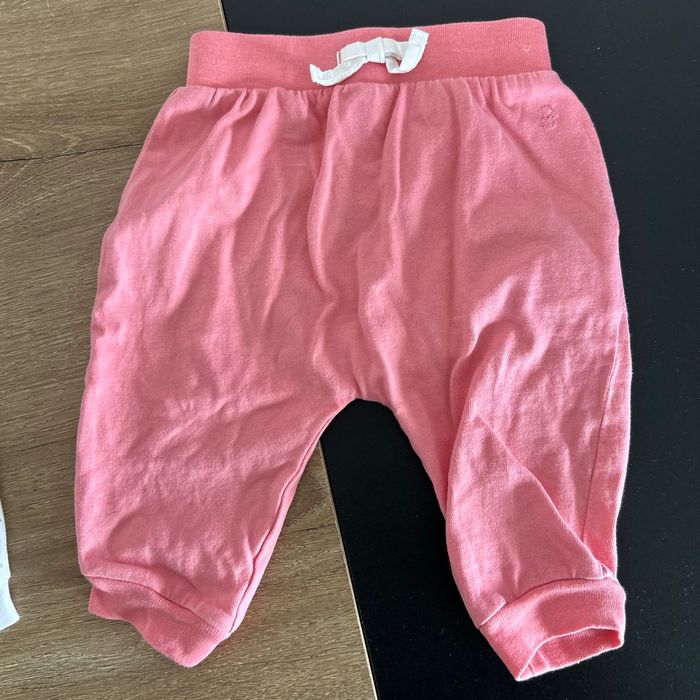 3 petits pantalons 1 mois - photo numéro 3