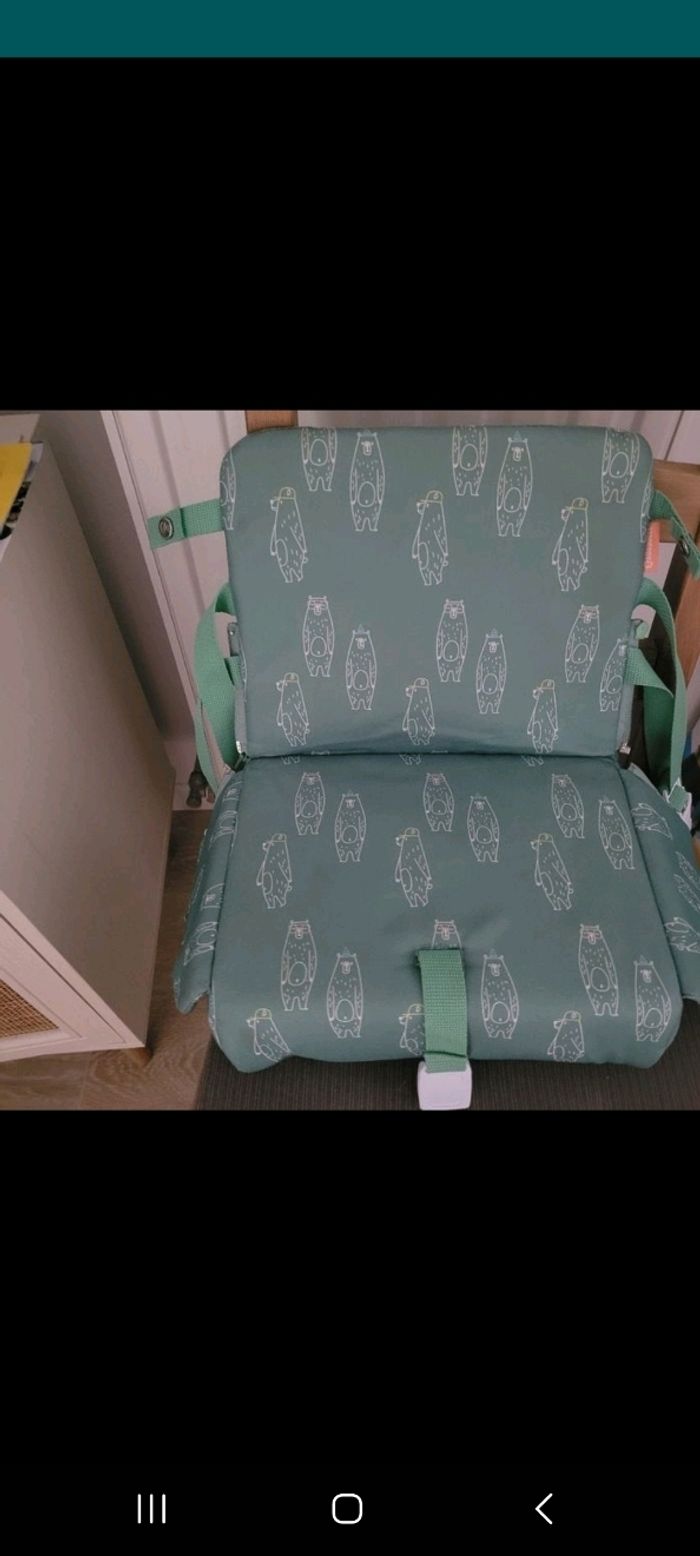 Réhausseur de siège badabulle vert transportable  comme neuf