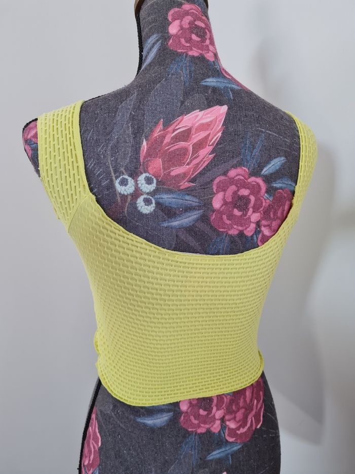 Joli haut vert anis - photo numéro 2