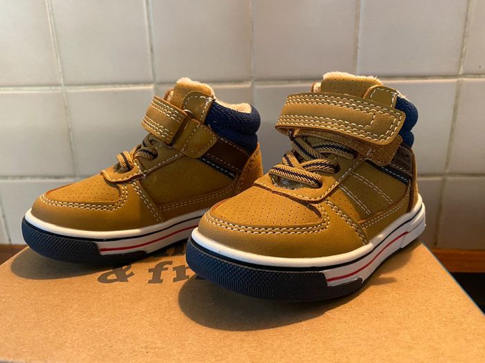 Chaussure montante bébé