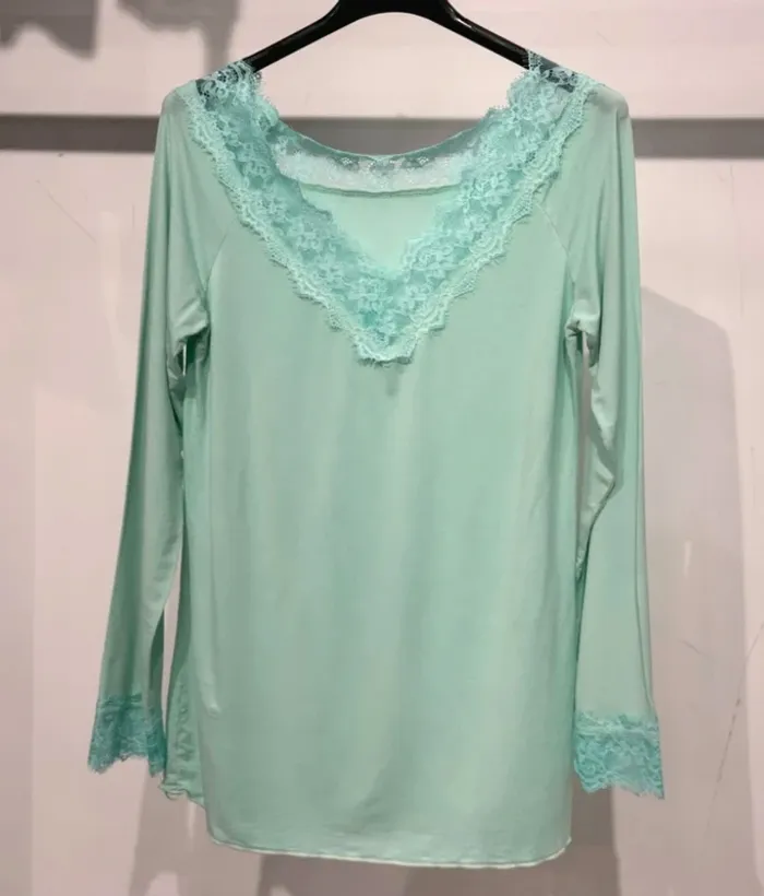 Top avec bordures dentelle - Taille Unique - Neuf avec étiquette - Plusieurs coloris disponibles - photo numéro 3
