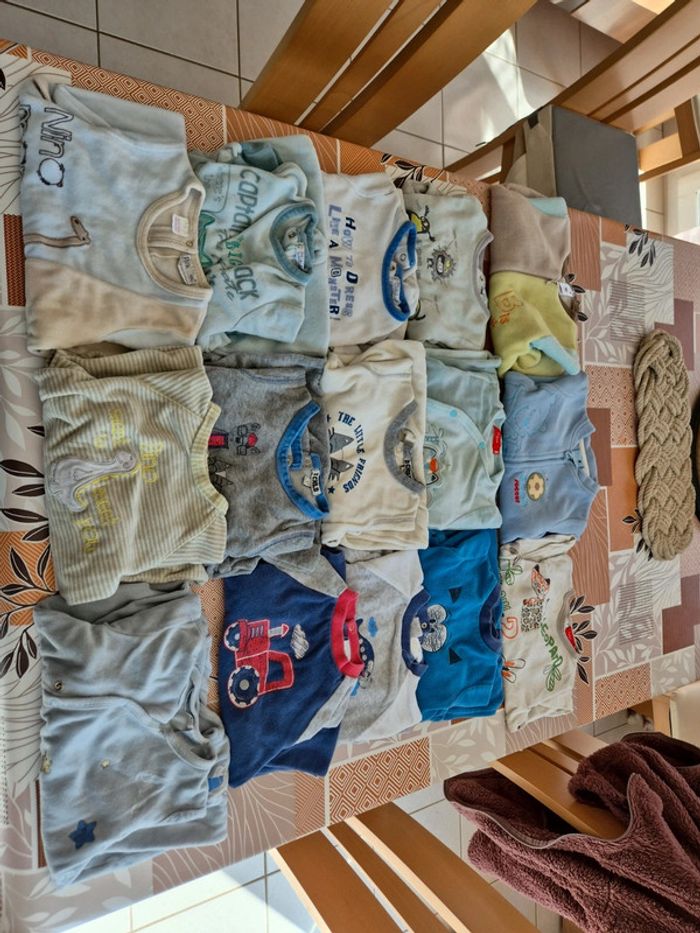 Lot de 15 pyjamas