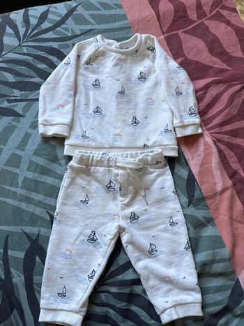 Comme neuf ! Ensemble 6 mois