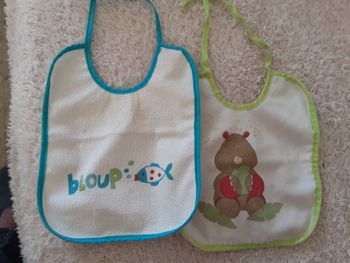 Lot 2 bavoirs plastifiés