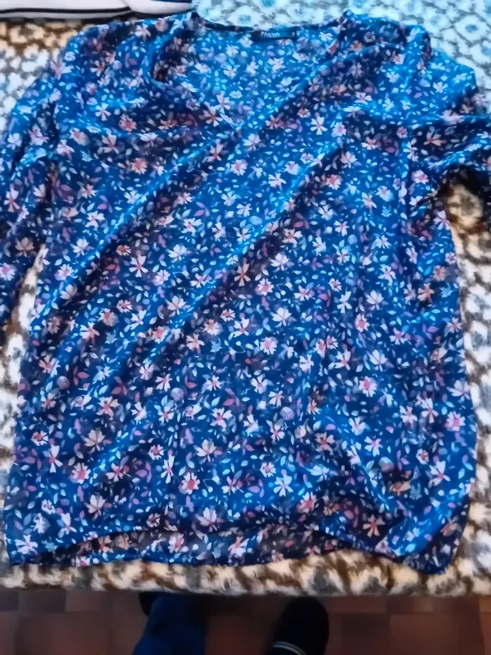 Blouse fleurie transparente