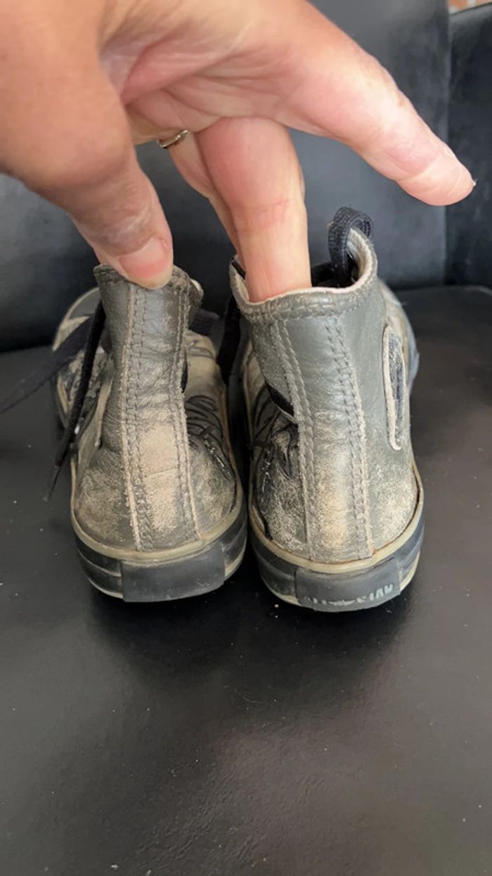 Converses hautes cuir « vieillies » - photo numéro 4