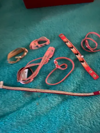 Bracelets 2 euros pour 1