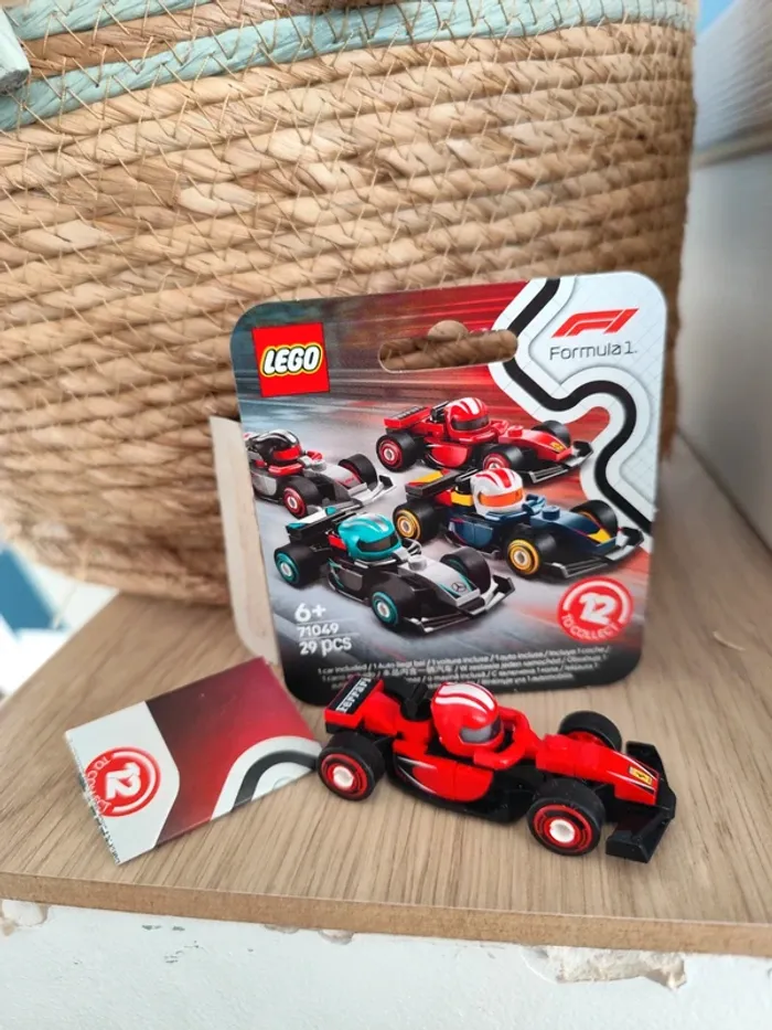 Mini Figurine Lego formule 1 Ferrari