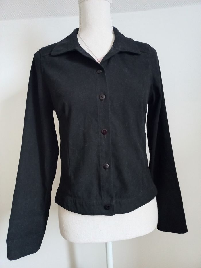 Veste ou chemise noire - photo numéro 3