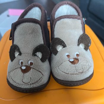 Chaussons garçon taille 18