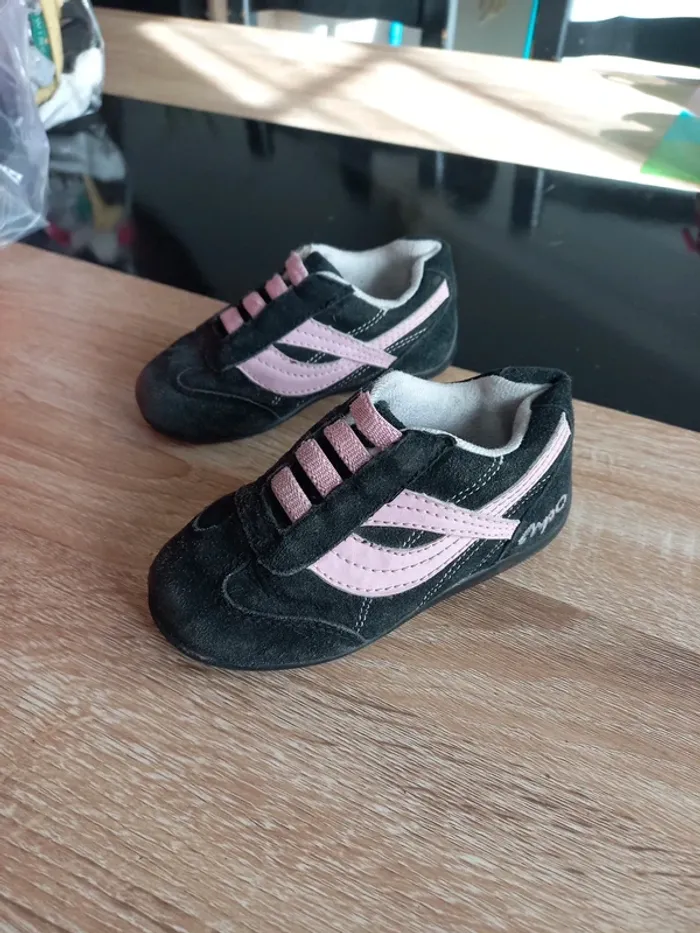 Basket bébé noir et rose T23 - photo numéro 2