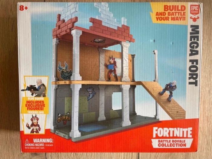 Giochi Preziosi- Mega Fort + 2 Figurines FRT36000 neuf