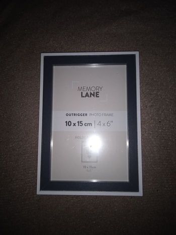 Cadre photo bord noir et blanc 12*17 cm…(photo 10*15)