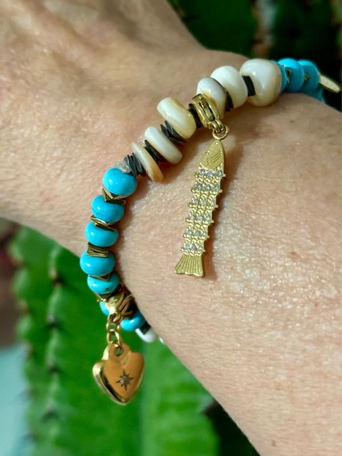 Bracelet grigri réglable habaha Paris/Red sun pierres or blanches turquoise charms - photo numéro 2