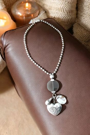 Magnifique sautoir style vintage bohème avec breloques