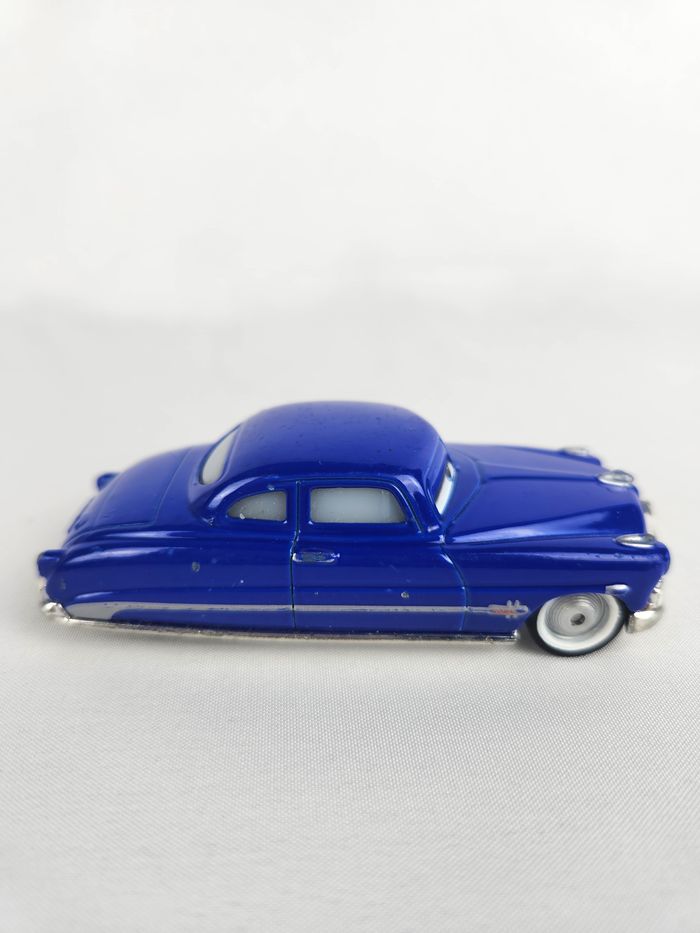 Voiture figurine Doc Hudson Disney Pixar Cars - photo numéro 2