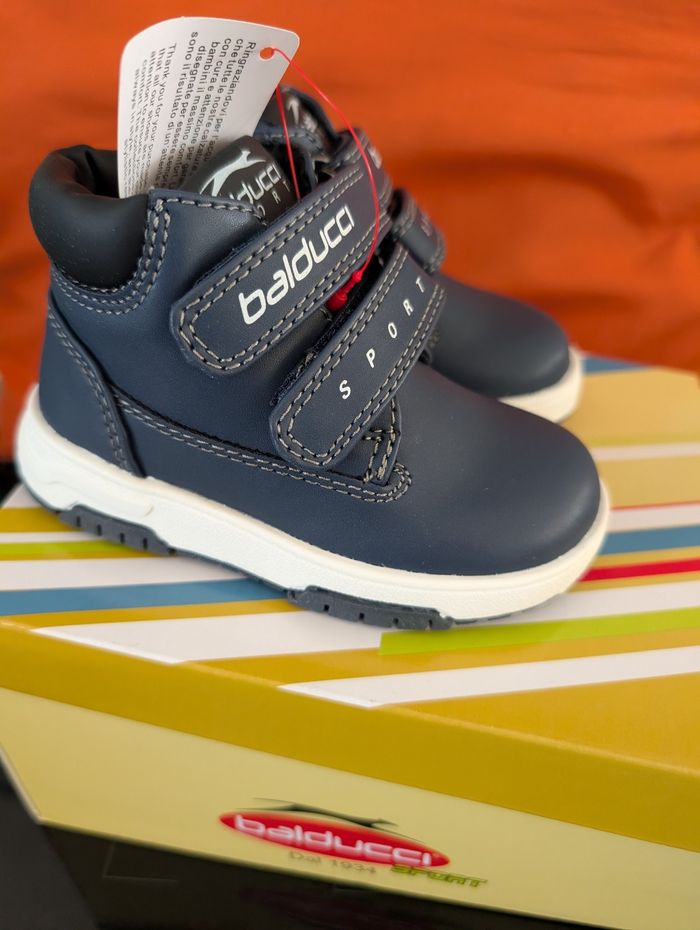 Chaussures garçon. Taille 21. Neuf. Balducci