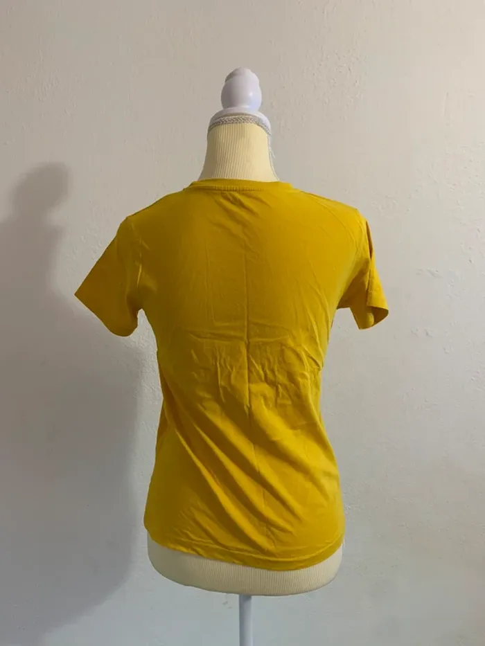 T-shirt jaune imprimé requin – Kiabi – 12 ans - photo numéro 3
