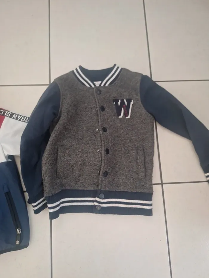 Lot 2 vestes garcon 6 ans - photo numéro 3