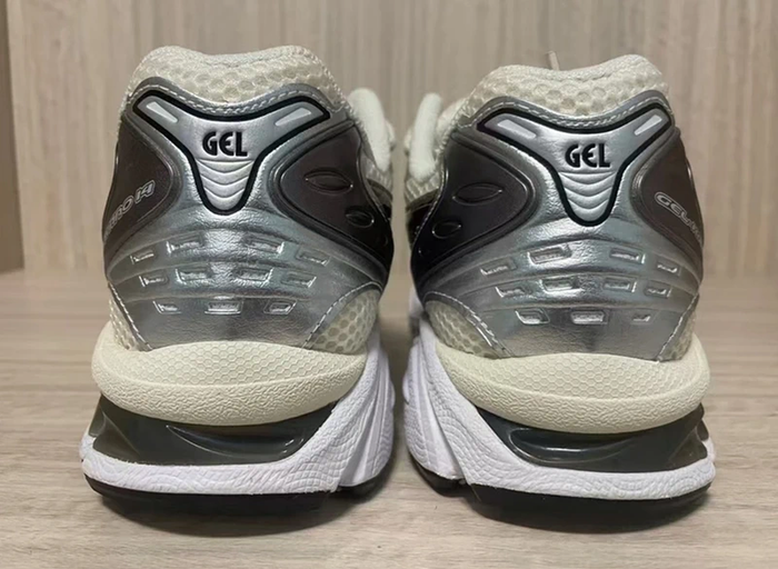 ASICS Gel-Kayano 14  Crème Noire  42 - photo numéro 6