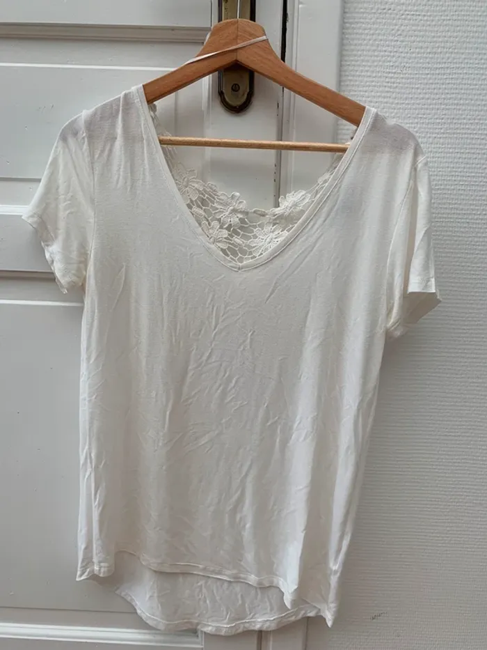 T shirt dos fleur - photo numéro 3