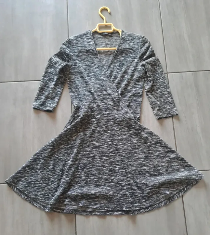 Robe cache cœur grise Mango Taille S - photo numéro 2