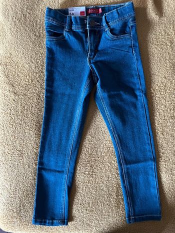 Jean slim neuf tissaia 6 ans