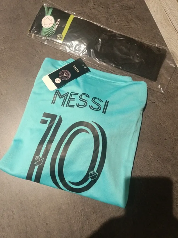 Tenue foot Léo Messi Inter Miami bleu. T.26 - photo numéro 4