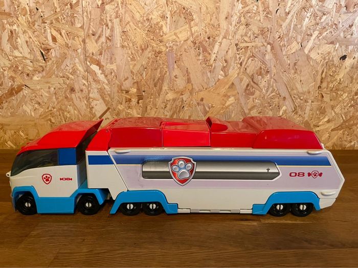 Idée cadeau 🎁 Camion Pat Patrouilleur 2 en 1 True Métal de la Pat Patrouille avec 3 véhicules - photo numéro 14