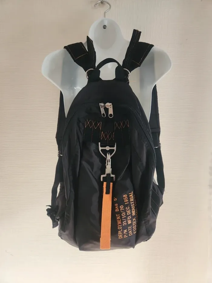 Sac à dos en toile parachute noir et orange