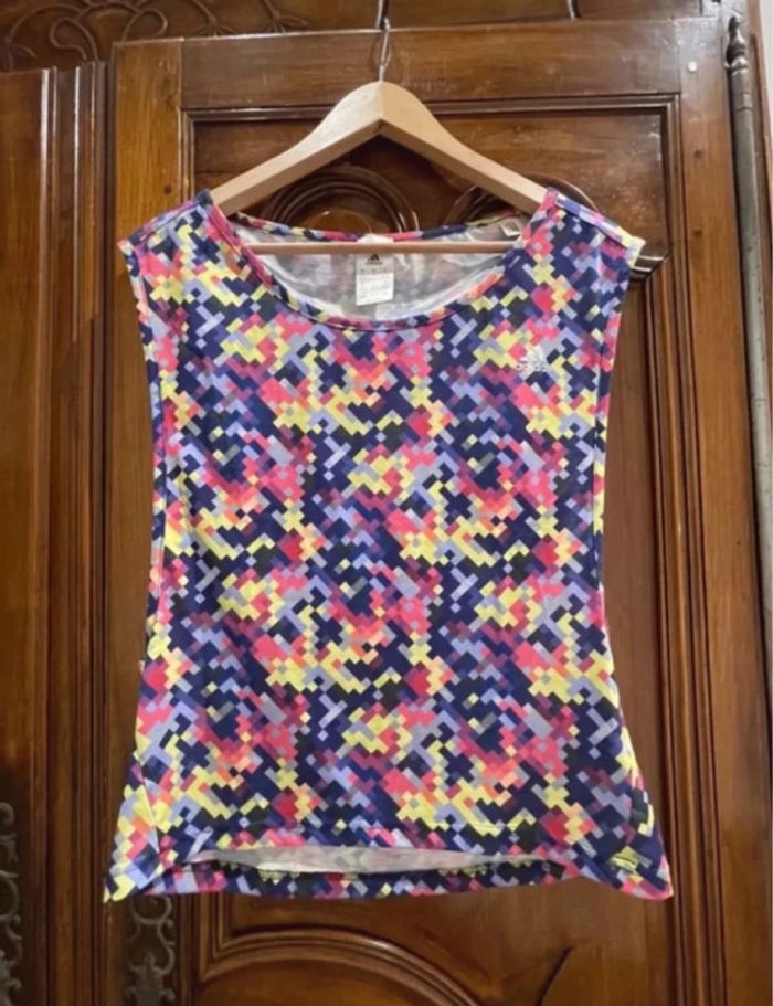 Superbe top sport Adidas Pixels 🌸 S 36 38