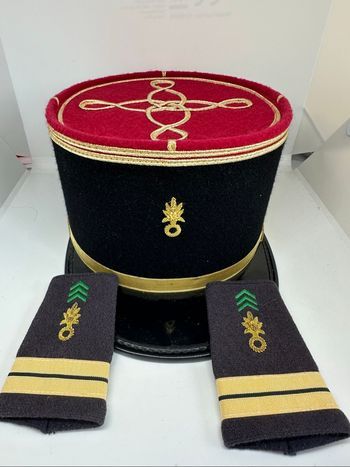 Képi Légion Étrangère Avec Fourreaux D’épaules Lieutenant