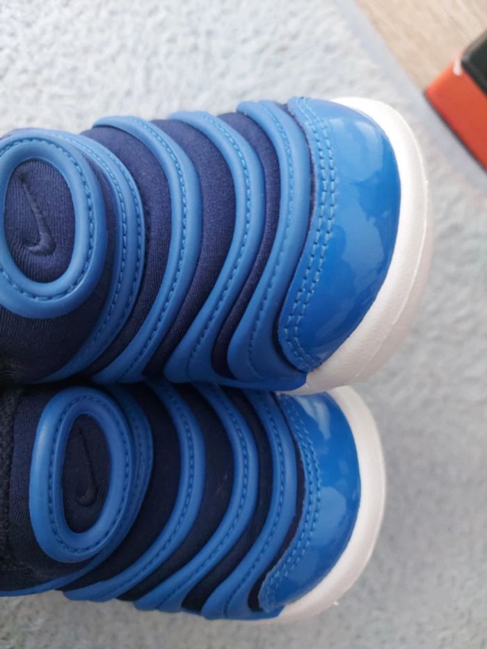 Baskets Nike taille 23,5 neuve - photo numéro 6