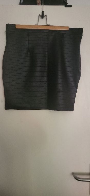 Jupe noire courte