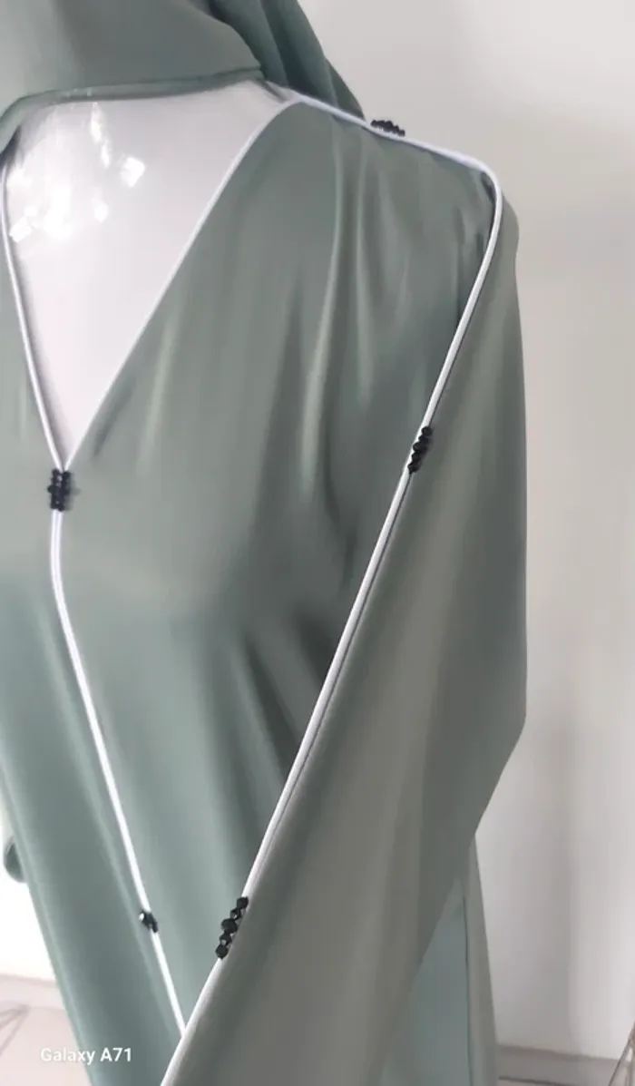 Robe verte claire émiratie neuve - photo numéro 3