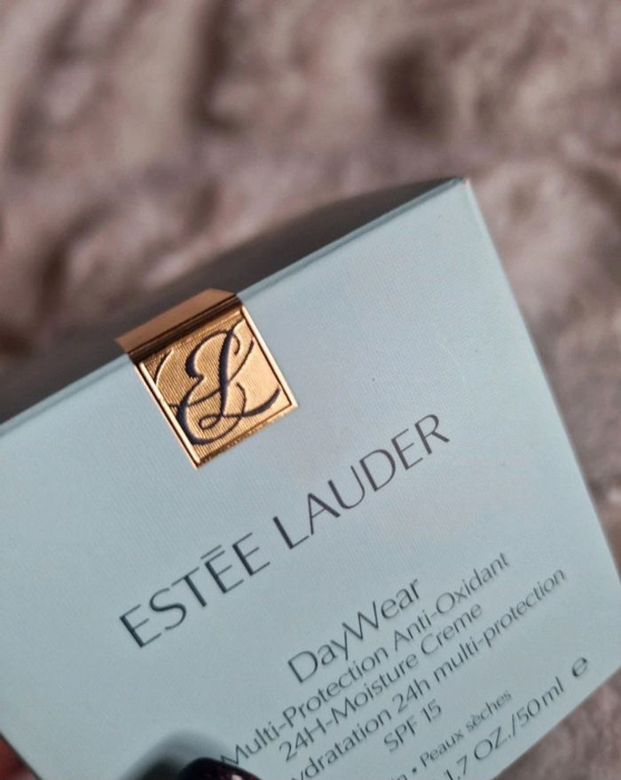 DayWear - crème hydratation 24h Multi-Protection SPF 15 - photo numéro 8