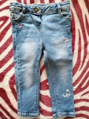 Jeans fille taille 12 mois
