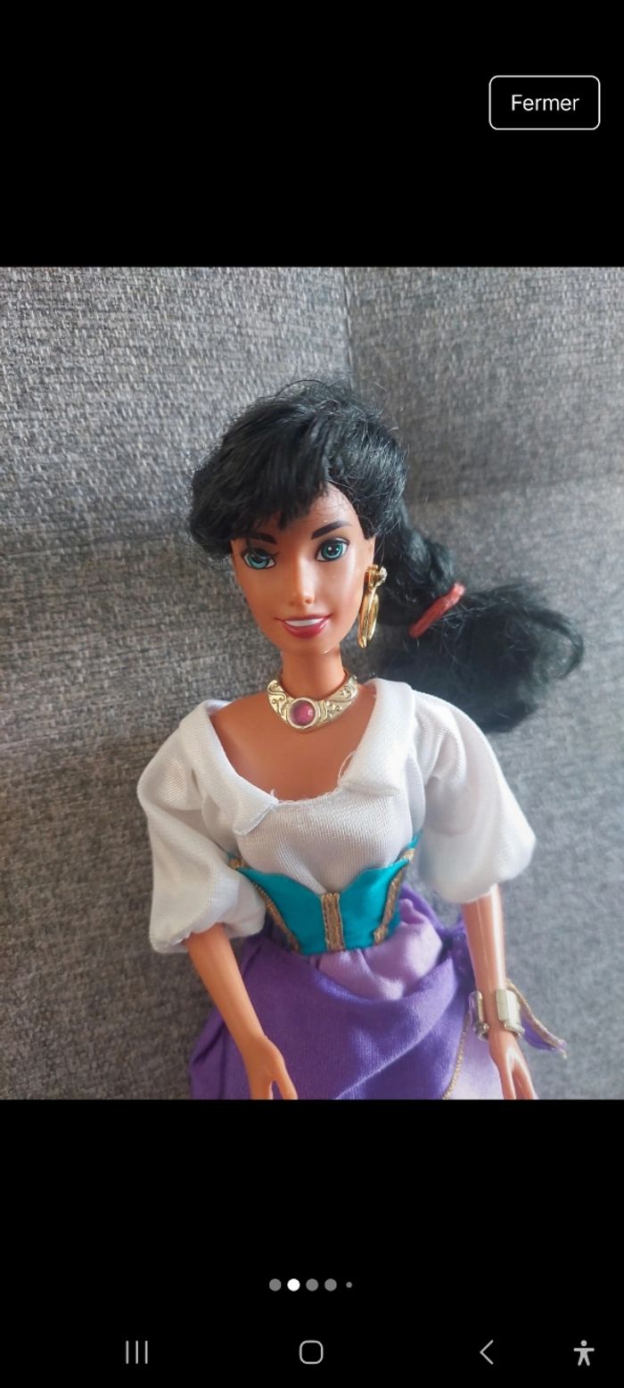 Esmeralda et ses 3 tenues - photo numéro 2