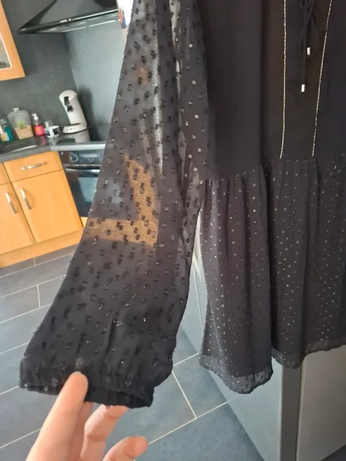 Belle robe un peu pailleté - photo numéro 2