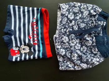 2 maillots de bains 18 mois
