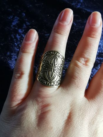 Bague argentée style médievale 