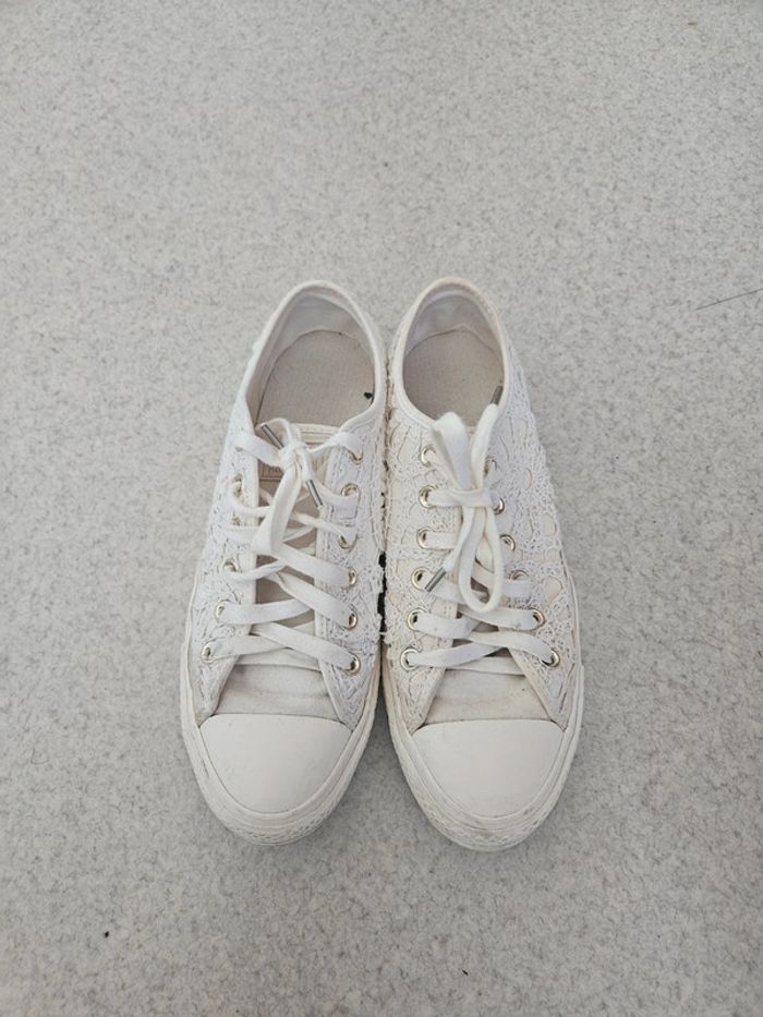 Converse dentelle