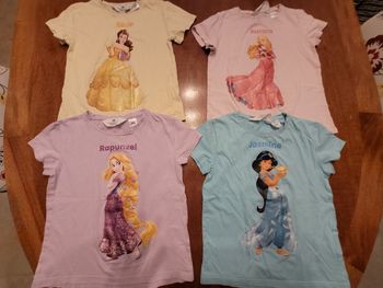 Lot t-shirts princesse 6/8 ans