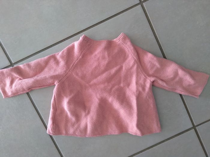 Gilet rose okaidi neuf 6mois - photo numéro 3