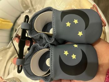 Chaussures/chaussons lune étoiles Kiabi
